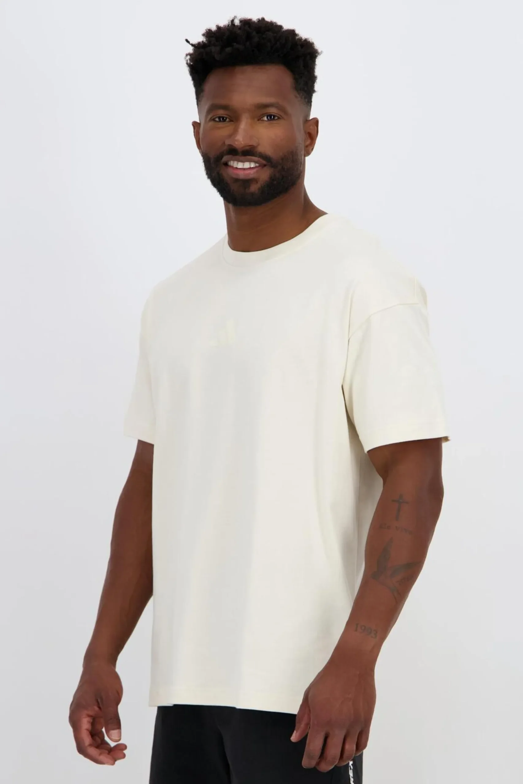 adidas t p