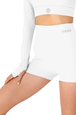 Yeaz Caçõe Cub eve