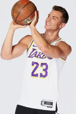 Jordan Nike NBA o Angee aker