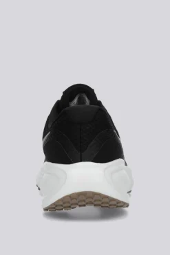 Nike Revolution 8
