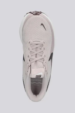 Nike Revolution 8
