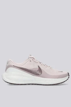 Nike Revolution 8