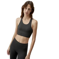 Born Living Yoga outien Naya