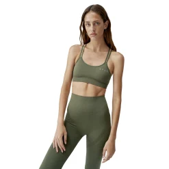 Born Living Yoga outien Feinino Hatha