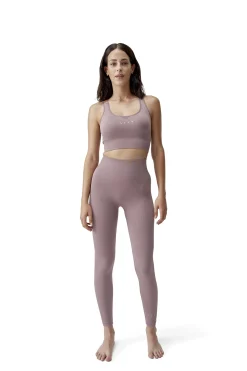 Born Living Yoga outien Feinino Keren