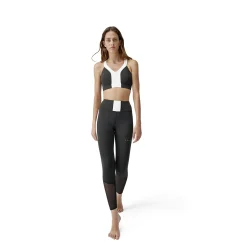 Born Living Yoga outien Feinino atya