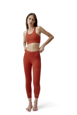 Born Living Yoga outien Feinino haya